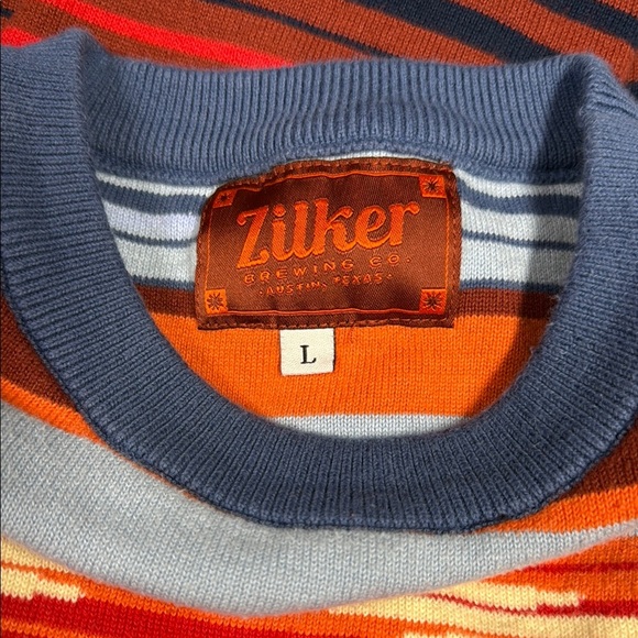 Zilker Brewing Co. Vibrant Red and Orange Crewneck Sweater with Geometric Design - Picture 2 of 4
